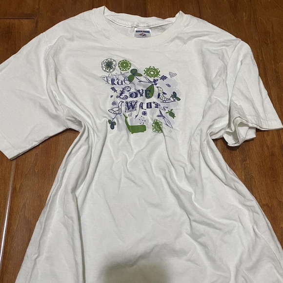 Jerzees Tops - White Graphic T-Shirt with Green and Blue Design